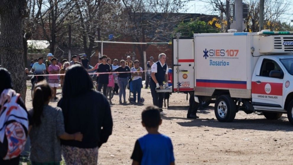 Una joven fue apuñalada y murió mientras llevaba a su beba de 10 meses en brazos (Imagen Rosario3).