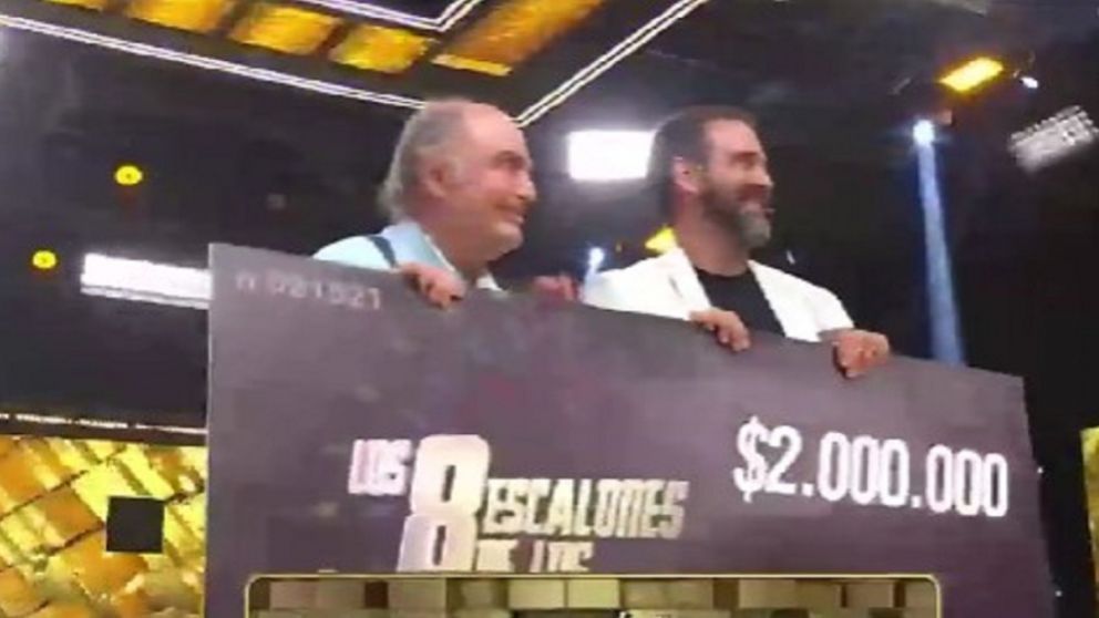 Ganó "Los 8 escalones" y su papá le reclamó la mitad del premio.