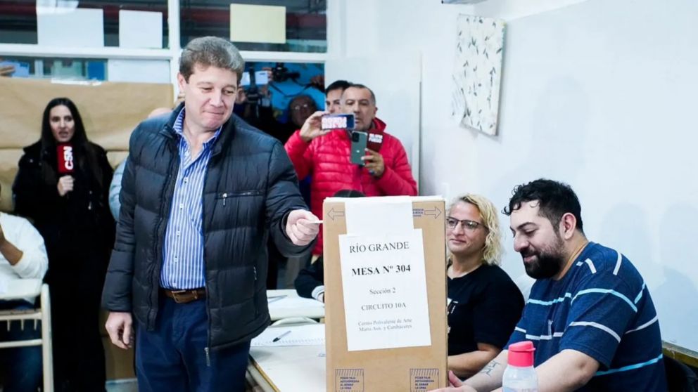 Tierra del Fuego: Gustavo Melella consiguió un contundente triunfo y fue reelecto gobernador.