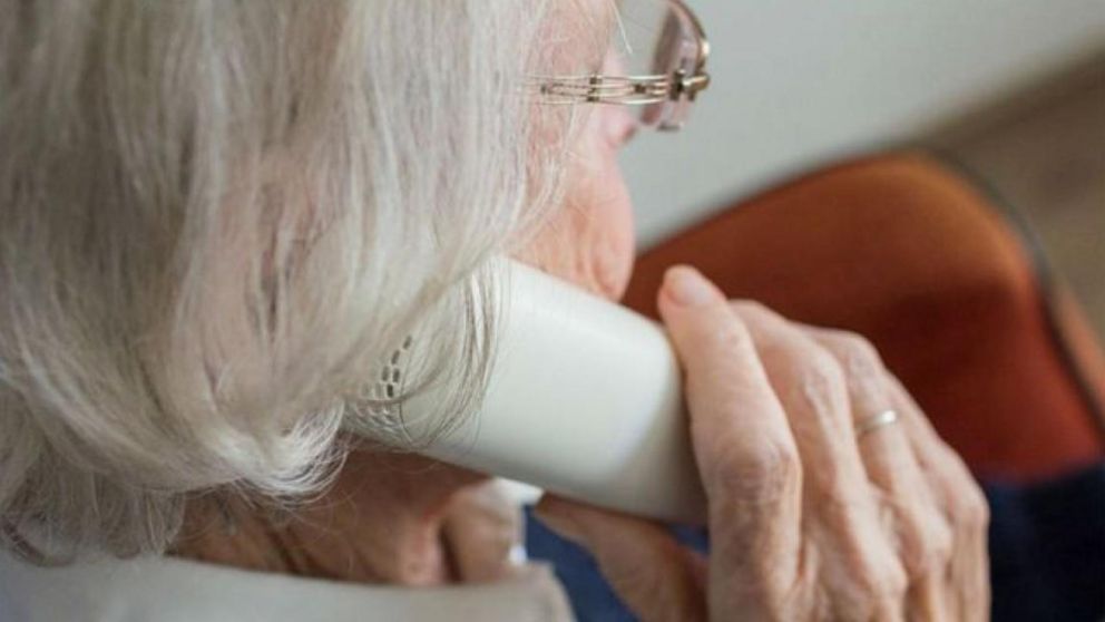 La mujer, de 65 a�os, hab�a sido contactada telef�nicamente por el malviviente.