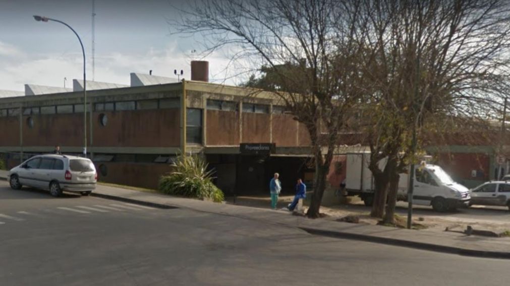 El ladrón baleado fue atendido en este hospital (Google Street View).