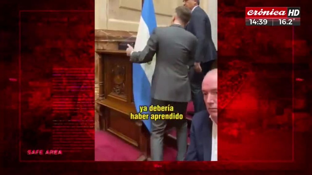 As�, Cristina Kirchner se sac� chispas con Mart�n Lousteu en sesi�n del Senado.