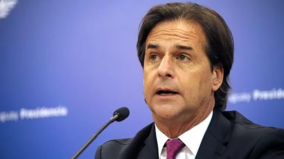 Luis Lacalle Pou anunció una reducción impositiva a los combustibles que se expenden en áreas fronterizas.