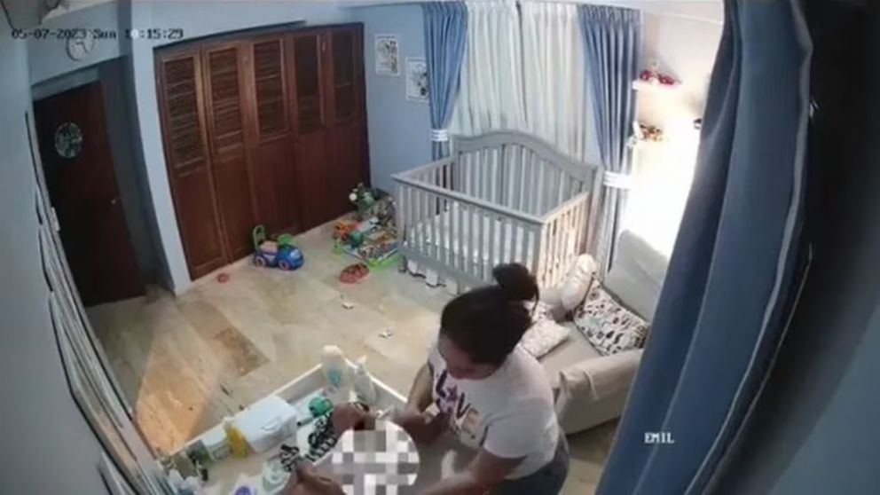 Video: una mujer cuidaba a su sobrino y recibieron la "visita inesperada" de un fantasma (Imagen captura vídeo).