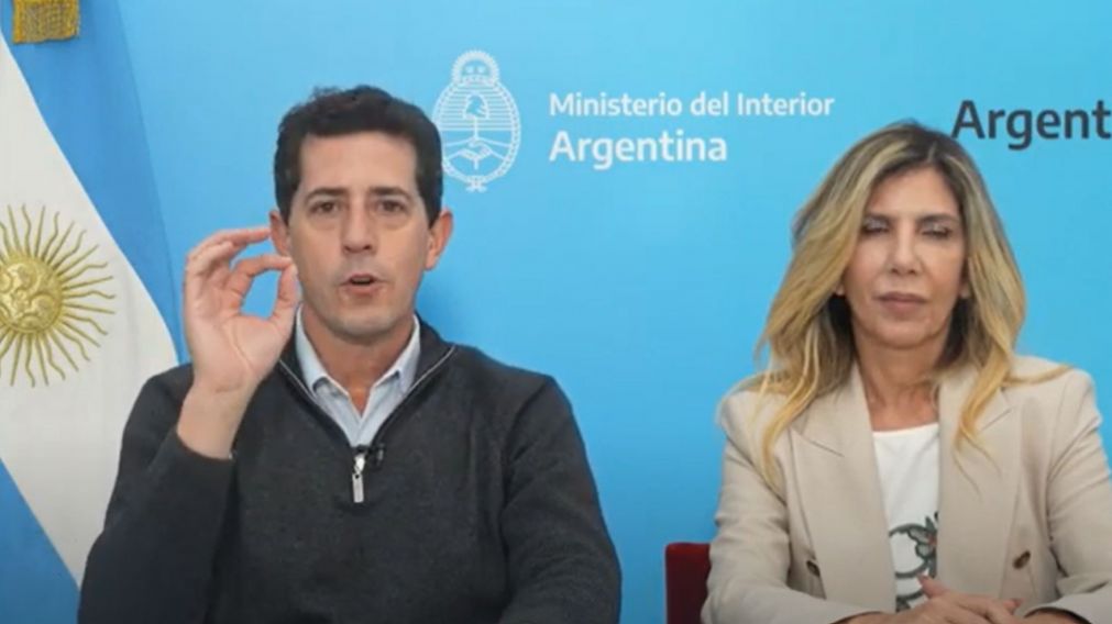 "Wado" de Pedro junto a la secretaria de Asuntos Políticos de Interior, Patricia García Blanco.