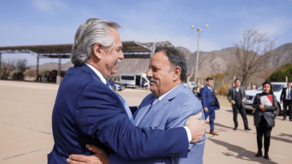 Alberto Fernández y Ricardo Quintela volverán a estar frente a frente este lunes en La Rioja (Archivo).