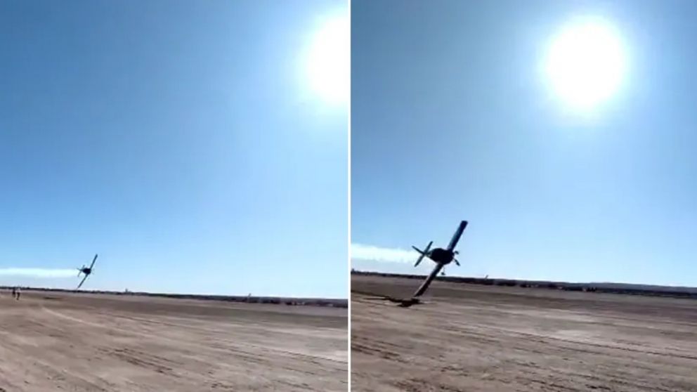 Una avioneta que hac�a acrobacias choc� un ala contra el suelo a metros de un festival a�reo (Imagen captura v�deo).