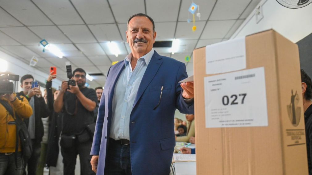 El voto del actual gobernador Ricardo Quintela, candidato para la reelección por el Frente de Todos