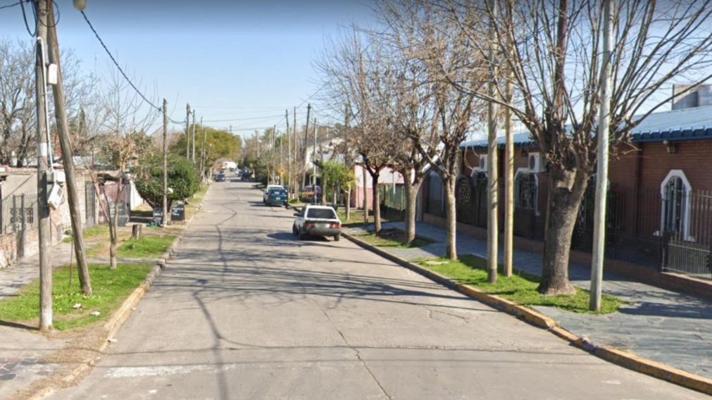 Ac�, en este vecindario, sucedi� el fatal intento de asalto.