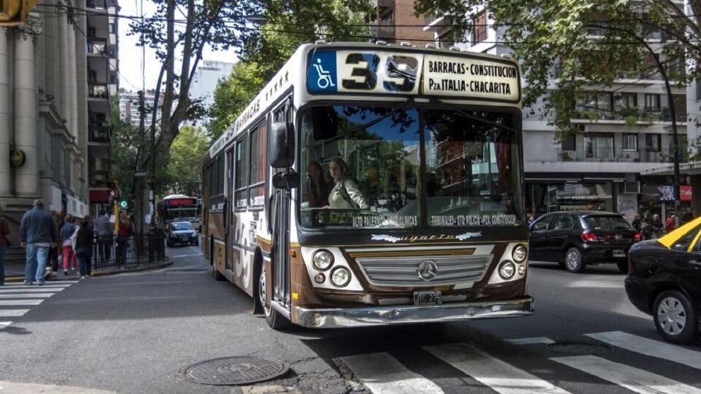 Cont� en Twitter la divertida experiencia de su hermana en un bondi de la l�nea 39 y se volvi� viral.