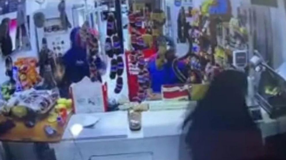 El comercio La Comarca fue víctima de un asalto.