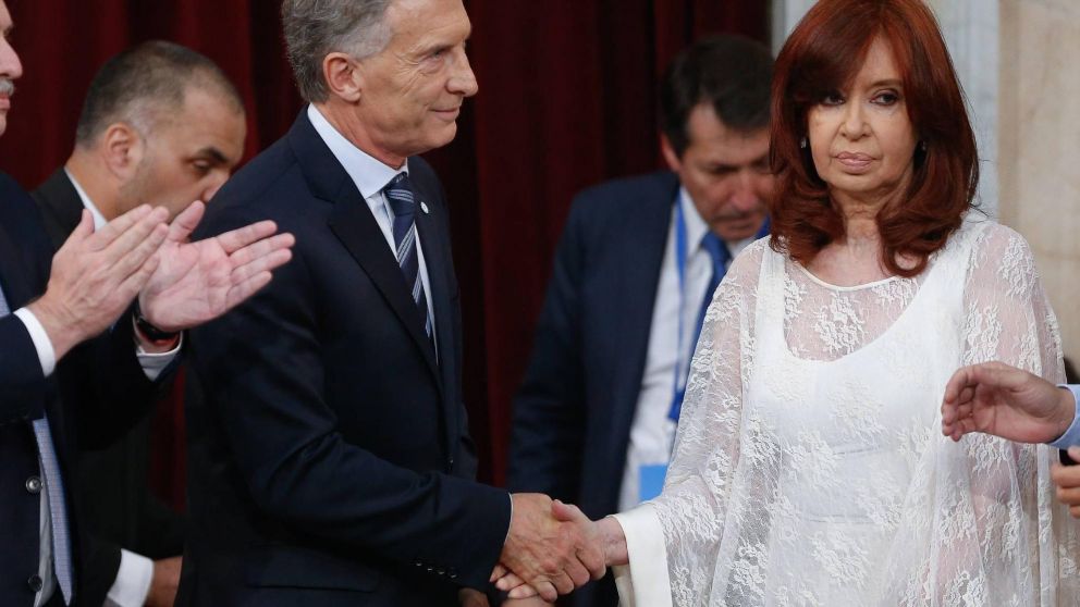 Cristina Kirchner volvió a denunciar que la deuda con el FMI se originó por el "apoyo político" a Mauricio Macri.
