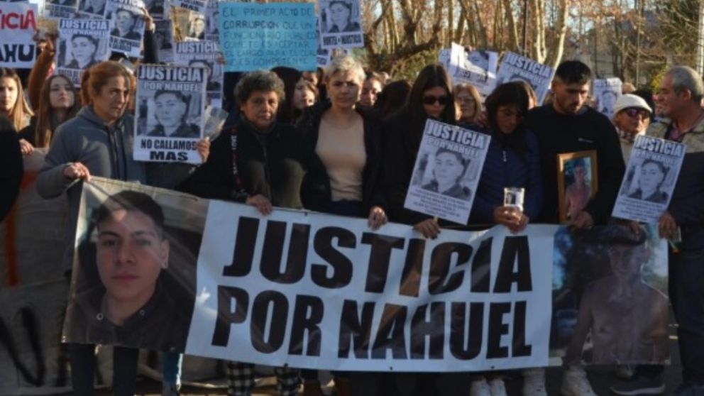 Parientes y vecinos de la víctima se manifestaron para reclamar el esclarecimiento del episodio. (Gentileza Diario La Mañana).