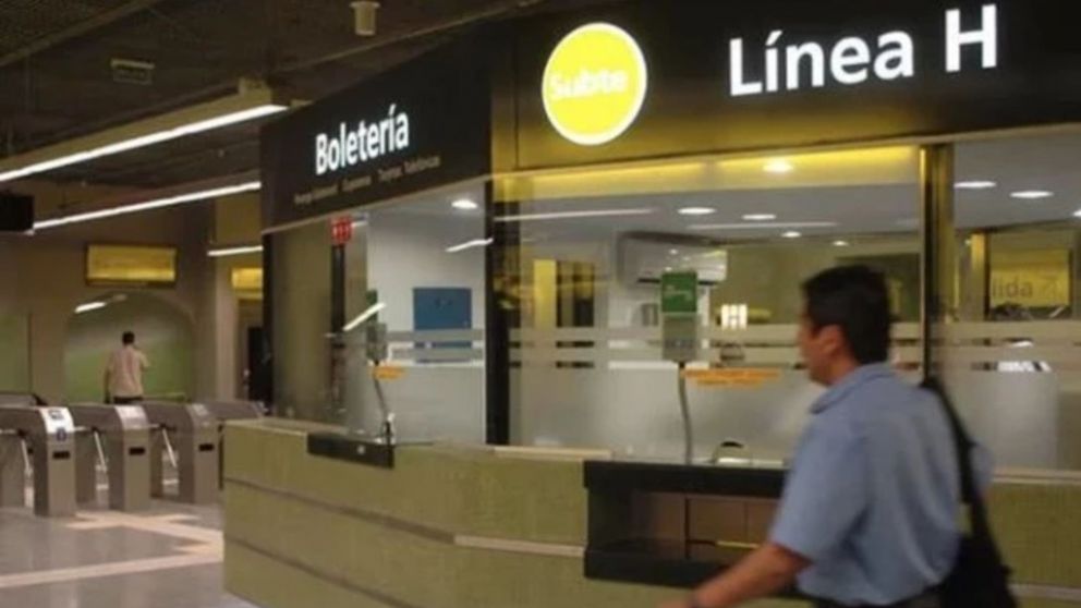 Los delincuentes ingresaron a una de las boleterías de la Línea H del subte.