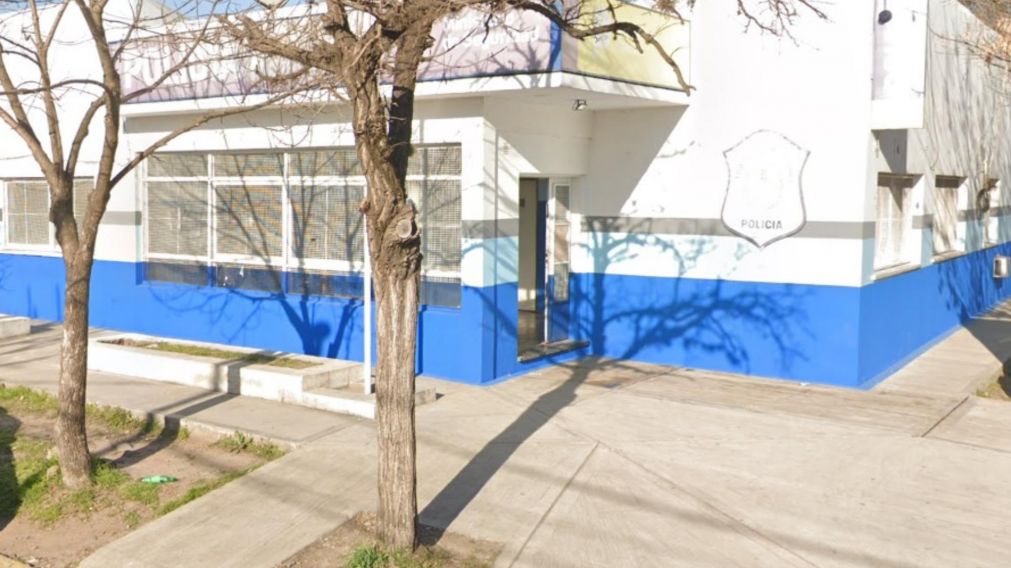 Efectivos de la Comisar�a de El Jag�el investigaban el crimen (Google Street View).