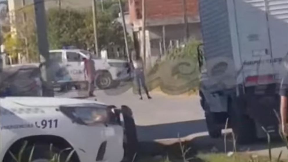 El Grupo Halcón se hizo presente en el lugar y comenzó a negociar con el sujeto.