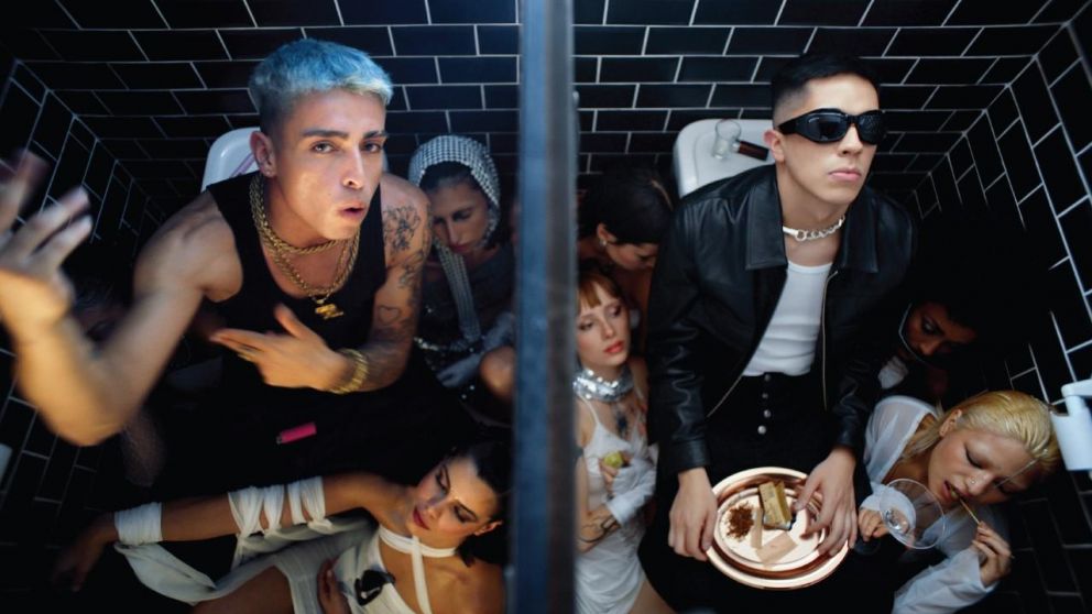 Taiko recluta a AK4:20 para su debut como artista con su primer sencillo "Casti"