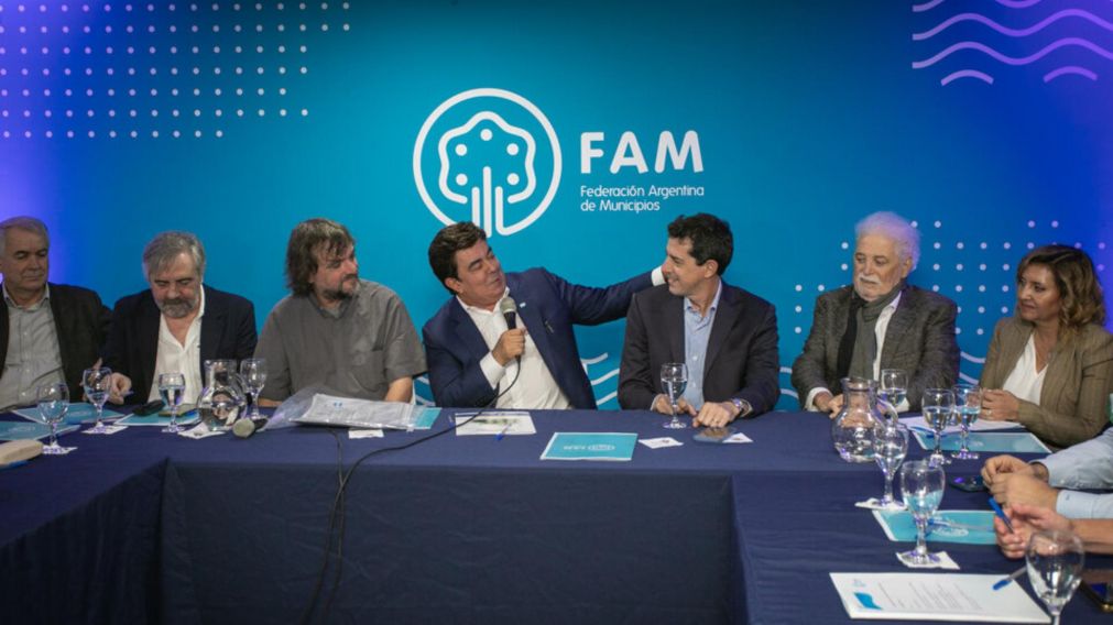 Fernando Espinoza encabezó la primera asamblea del año de la FAM.