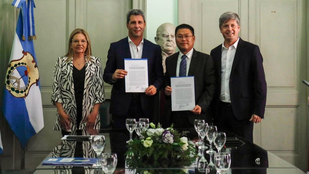 Histórico paso: San Juan adjudicó el proyecto para iluminar su Red Provincial de Fibra Óptica.