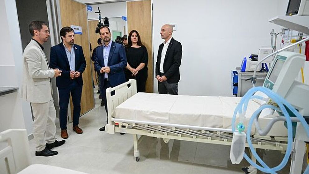 Los funcionarios recorrieron la nueva unidad.