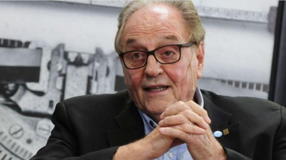 Carlos Heller se manifest� sobre la abrupta escalada del d�lar blue.