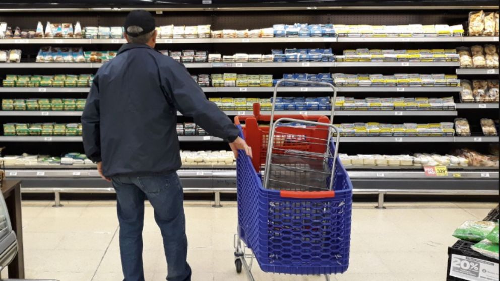 En medio de la compleja situación cambiaria, los aumentos en supermercados aceleraron fuerte en las últimas semanas del mes (Crónica/Fernando Pérez Ré).