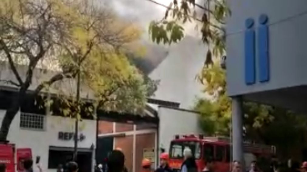 Testigo del nuevo incendio en Iron Mountain: "El humo es denso y cuesta respirar".