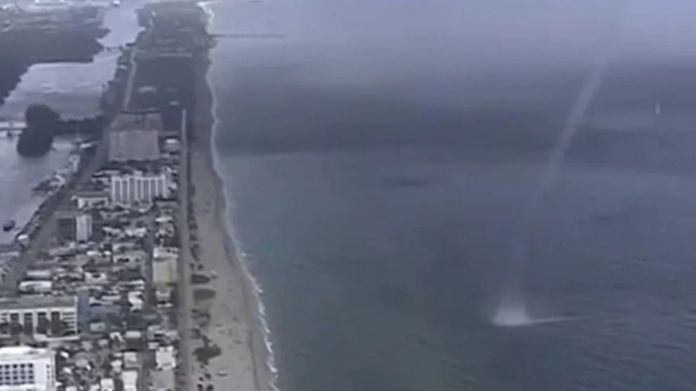 Una tromba marina gener� terror en las playas de Miami: un turista qued� atrapado en el fen�meno (Imagen captura v�deo).