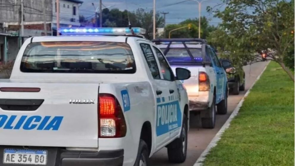 Personal de la comisaría tercera fue alertado por la presencia de dos cadáveres en ese lugar.