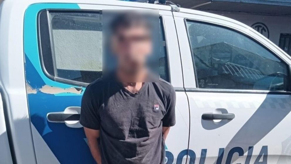Este es el individuo que fue apresado por los investigadores policiales.