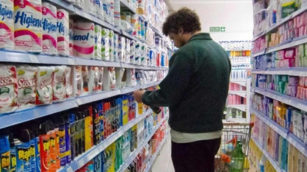 La titular de la Cámara de Supermercados Chinos también criticó al secretario de Comercio, y dijo que no le atiende "ni el teléfono".