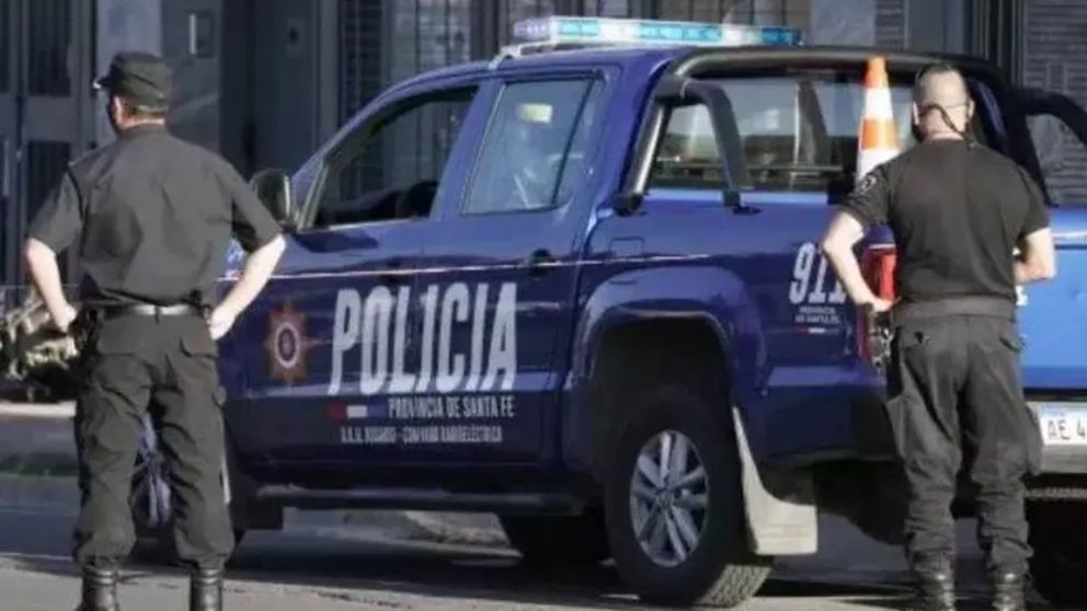 La Policía Científica trabaja en el lugar donde ocurrió el crimen.