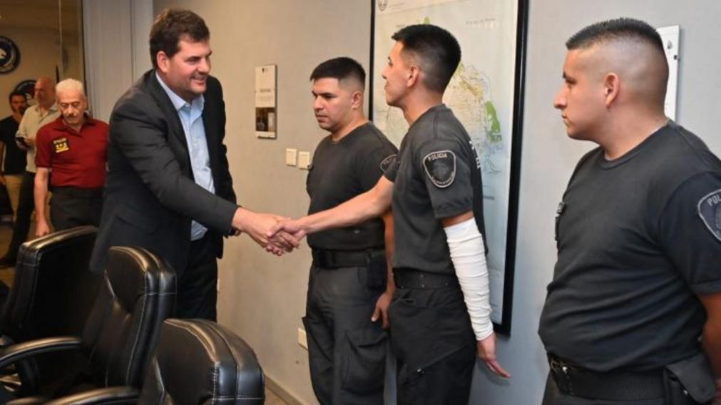 Eugenio Burzaco en un acto de reconocimiento a agentes de la Policía de la Ciudad (Gentileza Gobierno porteño).