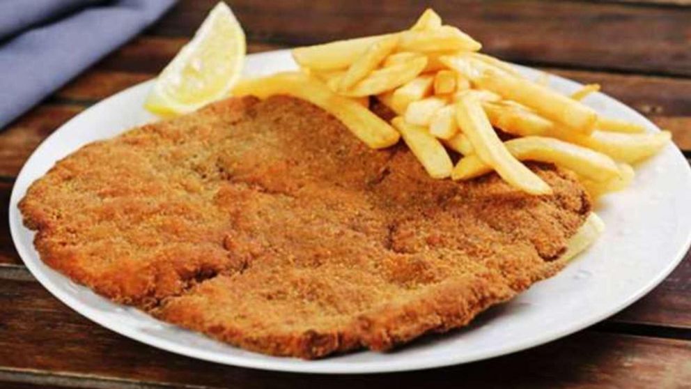 La milanesa argentina, elegida como la mejor "chuleta" empanada del mundo.