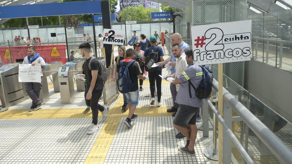 Los metrodelegados realizarán un nuevo paro de subtes en reclamos de dos francos semanales (Crónica/Fernando Pérez Re/Archivo).