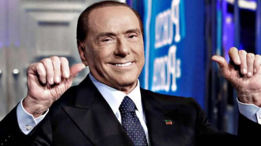 Después de doce días, Silvio Berlusconi dejó la terapia intensiva por la leucemia crónica