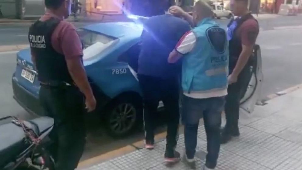 El momento de los detenciones de los acusados.