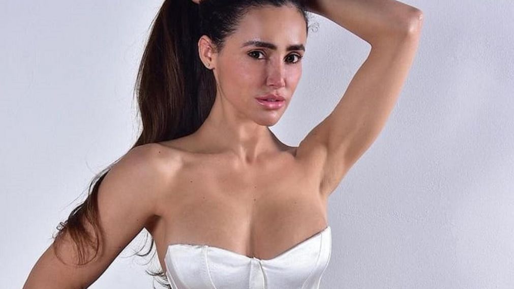 Wannesa Mour es la dueña del polémico perfume que lleva un ingrediente "extra" de su propio cuerpo.