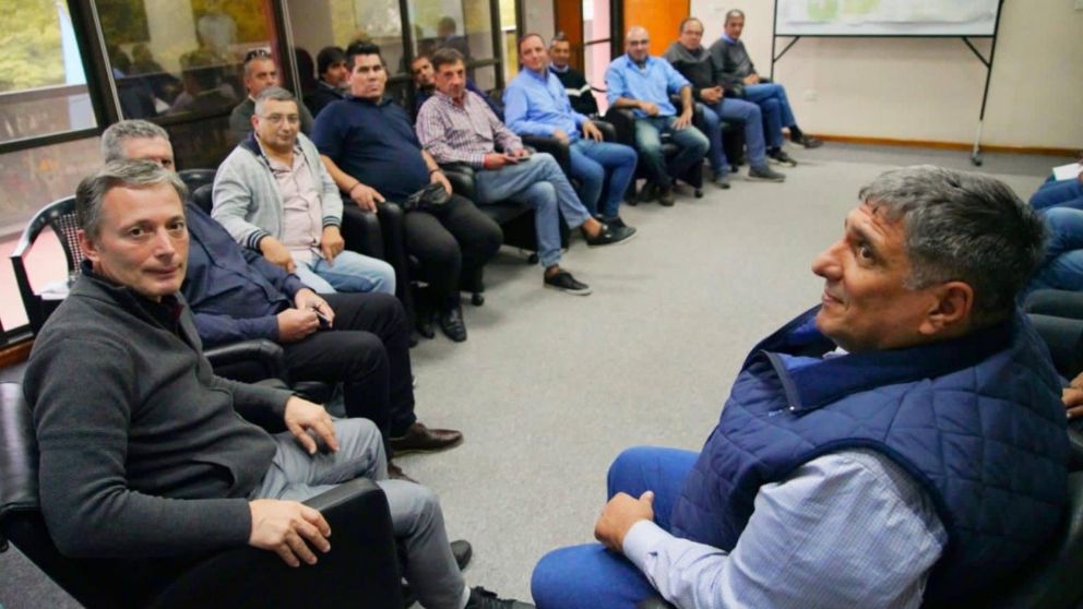 Fernando Gray se reunió con representantes de la UTA y delegados gremiales.