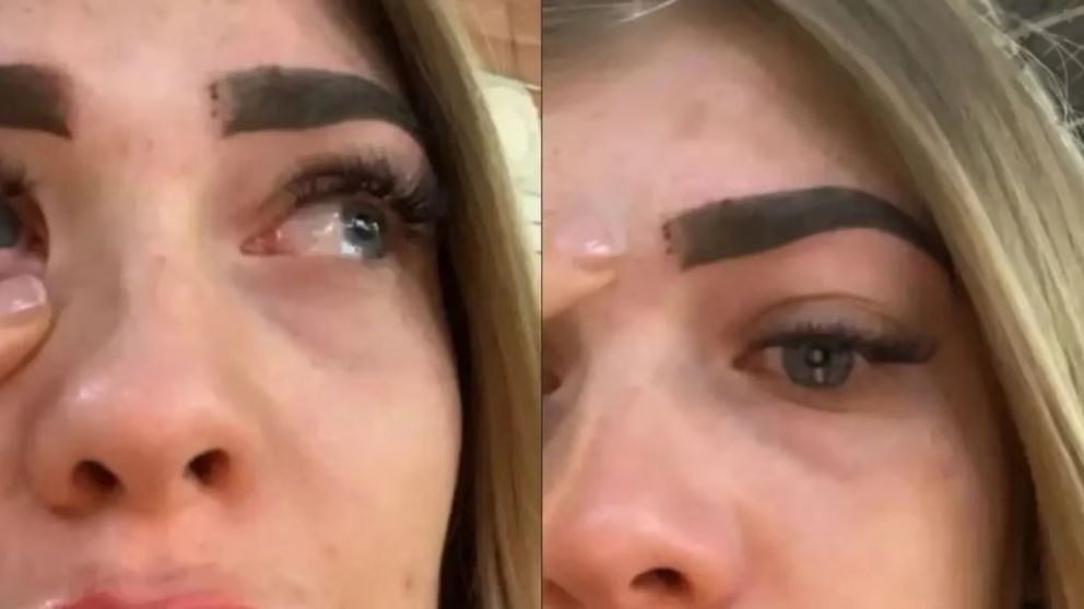 Le pidió a su amiga que la tatuara en el rostro y terminó llorando al ver el resultado (Imagen redes sociales).
