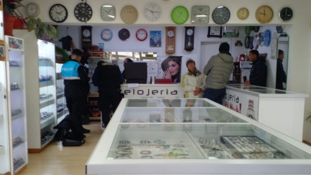 Impresionante robo en una joyería tradicional de Esquel (El Chubut).