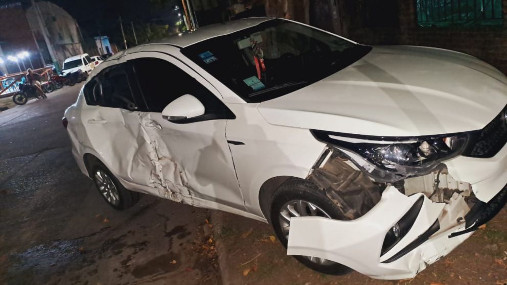 Un supuesto motochorro muri� al chocar contra un auto mientras corr�a picadas.