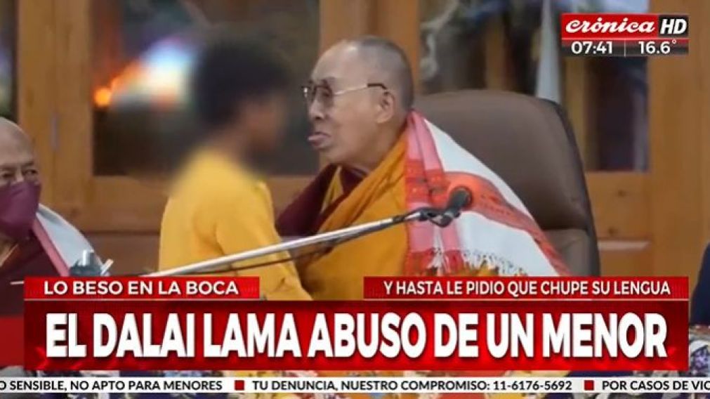 Tremendo: el Dalai Lama le pidi� a un menor que le chupe la lengua