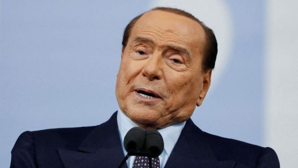 Medios italianos afirman Silvio Berlusconi tiene leucemia y está siendo sometido a un tratamiento de quimioterapia.