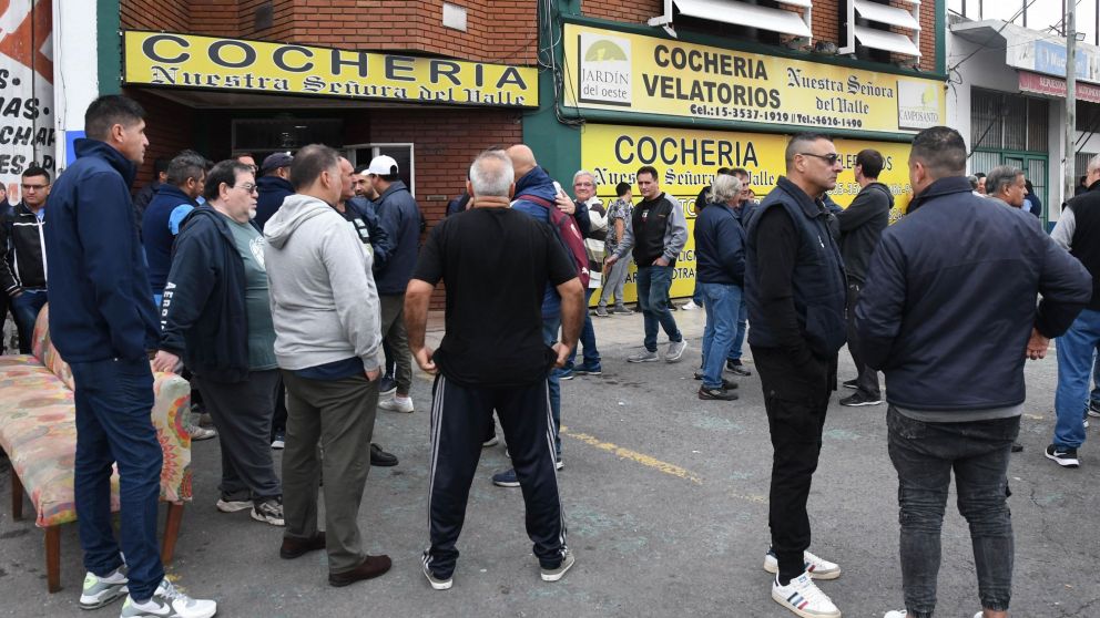 El velorio del chofer asesinado. Foto Télam.