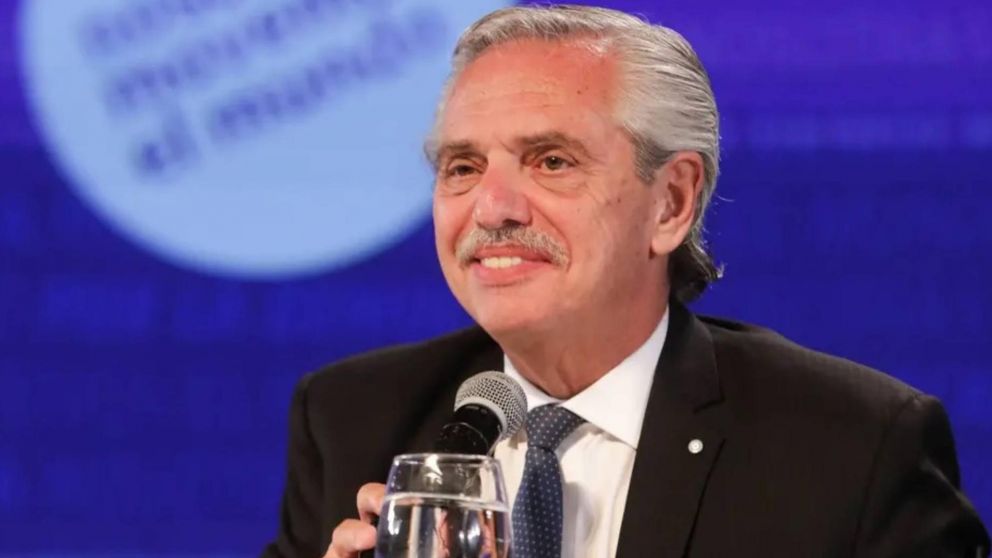 Alberto Fernández asistirá a cumbre latinoamericana por inflación y va a Chile por el Abrazo de Maipú.