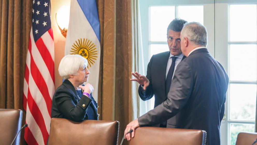 Massa junto a Yellen y Stanley.