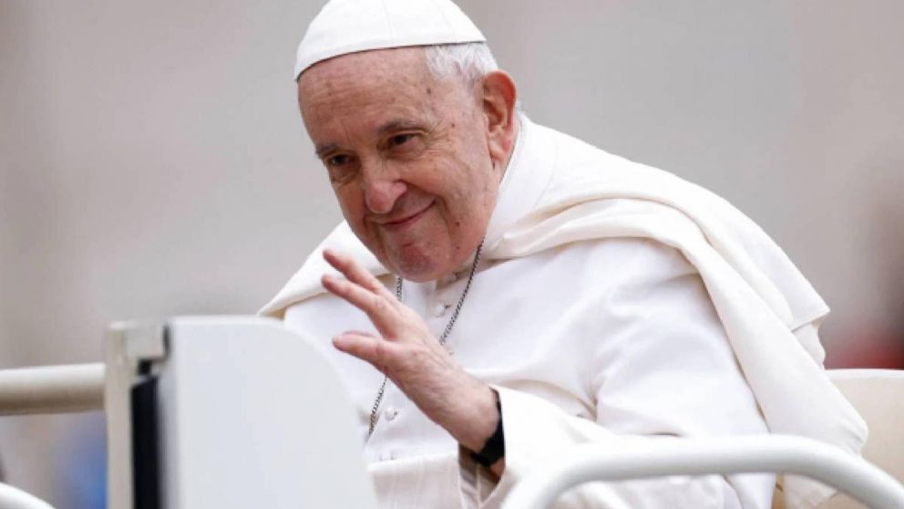 Francisco tiene "bronquitis de base infecciosa" pero su salud tuvo "una mejora neta".