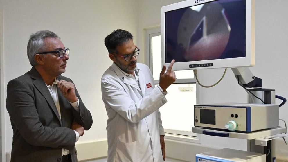 El intendente Julio Zamora presentó el nuevo videolaparoscopio para cirugías mini-invasivas de alta complejidad del Hospital Materno Infantil.