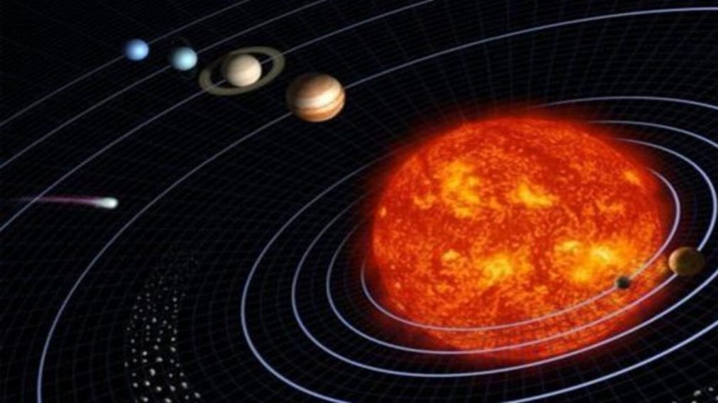 Los planetas se extenderán desde la línea del horizonte hasta aproximadamente la mitad del cielo nocturno.